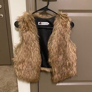 Cropped fur vest